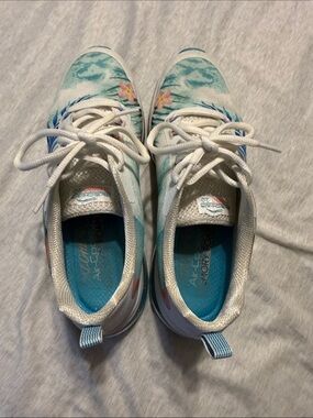 Skechers White and Light Blue Floral Slip-On Lace Sneakers